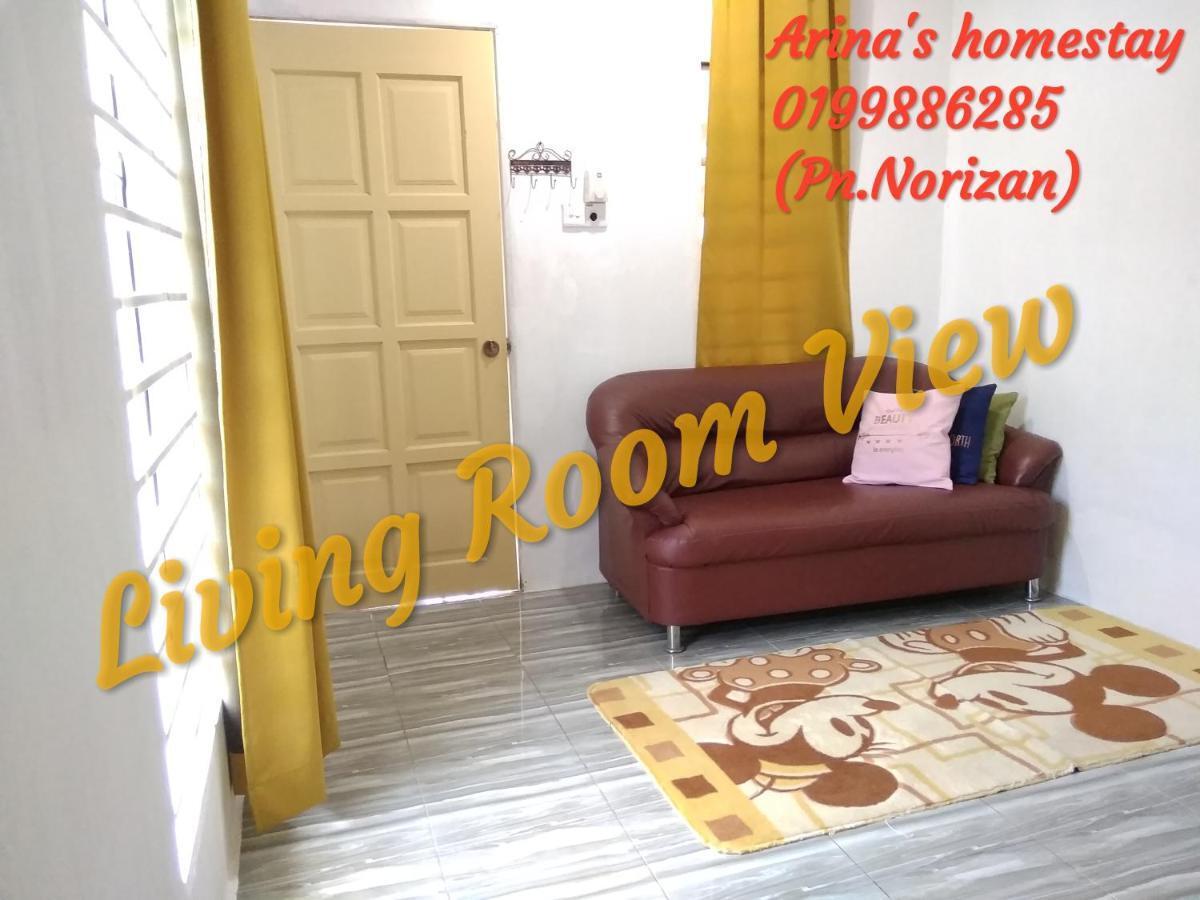 Arina'S Homestay カンポン・クアラ・ベシュット エクステリア 写真